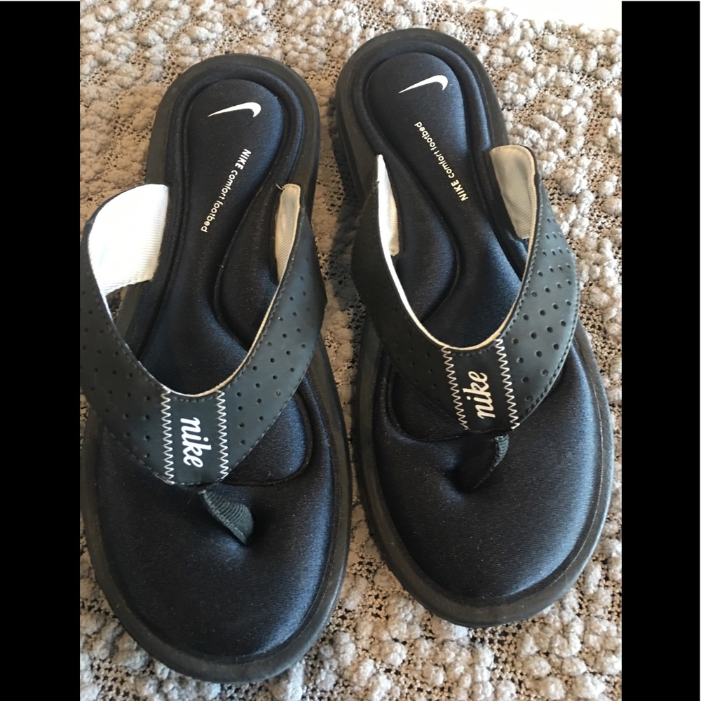 Women’s Nike sandals size 9